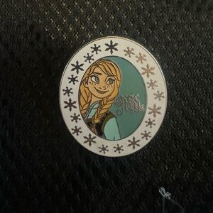 Anna frozen Disney pin